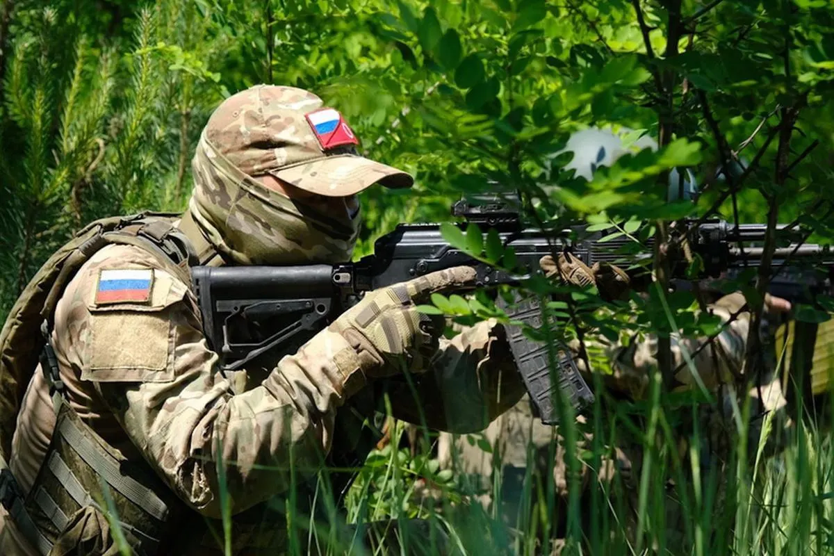 Аналитики Института изучения войны (ISW) считают, что требования Москвы овладеть всем Донбассом не соответствуют реальным возможностям российских войск из‑за замедления наступления, сложной местности и украинских контратак.