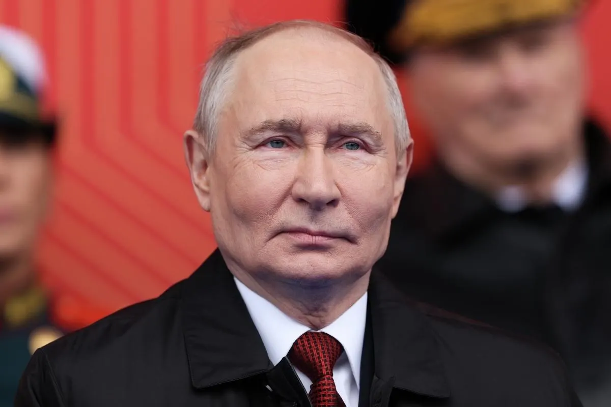 Указ устанавливает отдельную процедуру подачи заявлений на вступление в гражданство РФ для совершеннолетних иностранцев и лиц без гражданства, постоянно проживающих в Приднестровье; заявления будут принимать диппредставительства и консульства.