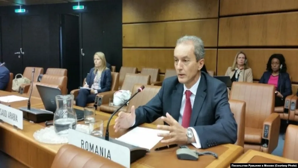 Власти РФ объявили генконсула Румынии персоной нон грата и приняли решение о закрытии румынского генерального консульства в Петербурге в ответ на шаги Бухареста.