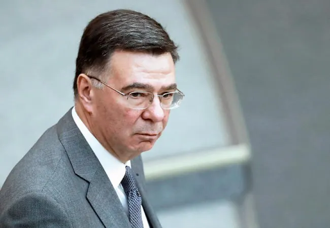 Заместитель министра иностранных дел Александр Панкин на Петербургском международном экономическом форуме заявил о живучести России и отверг характеристику «бензоколонка», отметив устойчивость экономики.