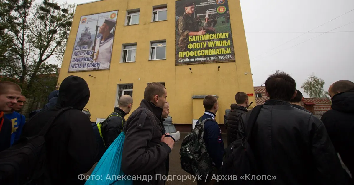 Зампред Совбеза Дмитрий Медведев после заседания межведомственной комиссии сообщил, что потребности в новой мобилизации нет; с начала года заключено около 200 тысяч контрактов, а более 16 тысяч добровольцев уже направлены в зону СВО.