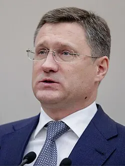 Вице‑премьер Александр Новак сообщил, что на штабе по топливному рынку решили продлить запрет на экспорт бензина для производителей и непроизводителей до конца года. Запрет на экспорт дизеля планируют снять по мере восстановления рынка, чтобы избежать перепроизводства и снижения загрузки НПЗ.