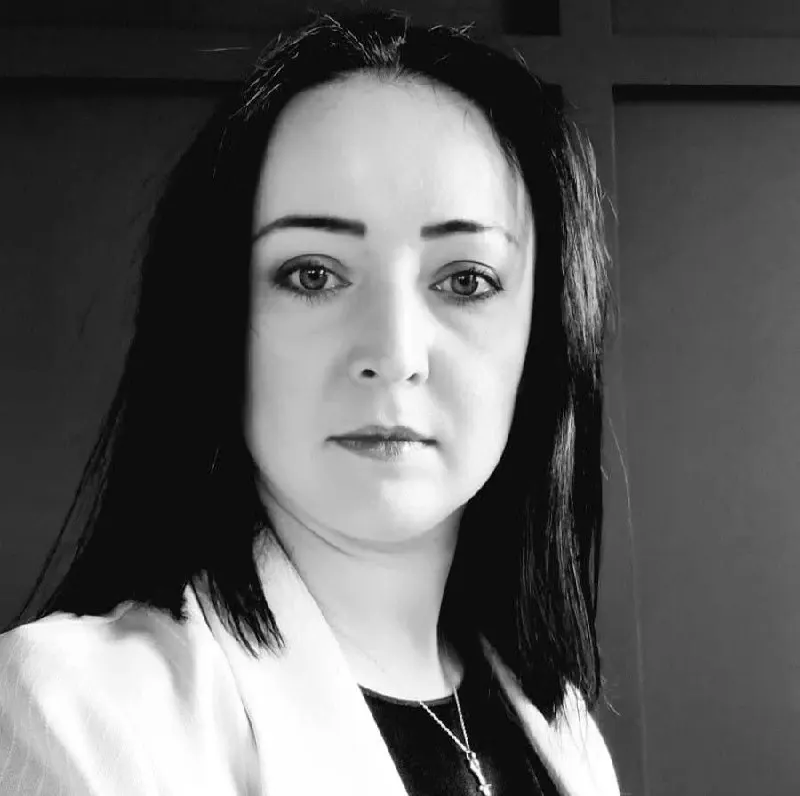 Конституционный суд признал, что взрослые дети могут требовать лишения родительских прав родителей, совершивших над ними насилие в детстве; формальный подход судов, учитывающий только совершеннолетие, признан недостаточным.