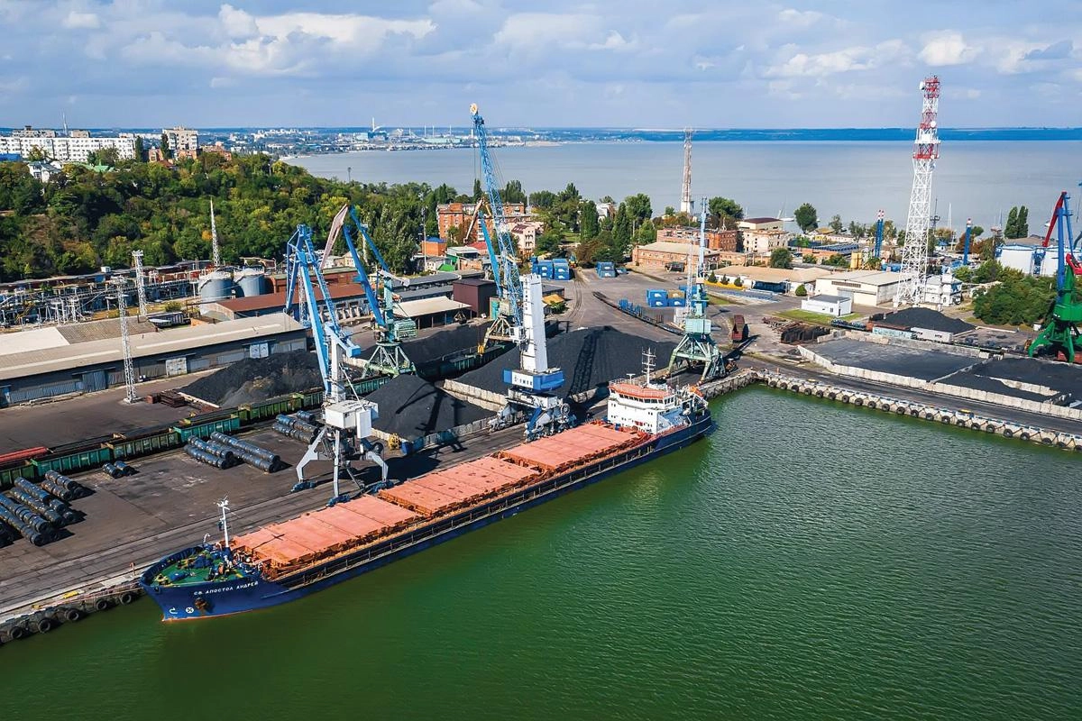 Минсельхоз предлагает покрыть до 90% затрат на перевозку зерна из Ростовской области в порты Чёрного и Балтийского морей после приостановки отгрузок из азовских портов из‑за угроз дронов.
