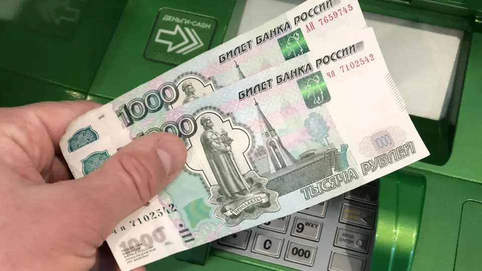 Министерство внутренних дел рекомендует установить суточные и месячные лимиты на снятие наличных и переводы по номеру телефона, чтобы снизить риски хищения средств.