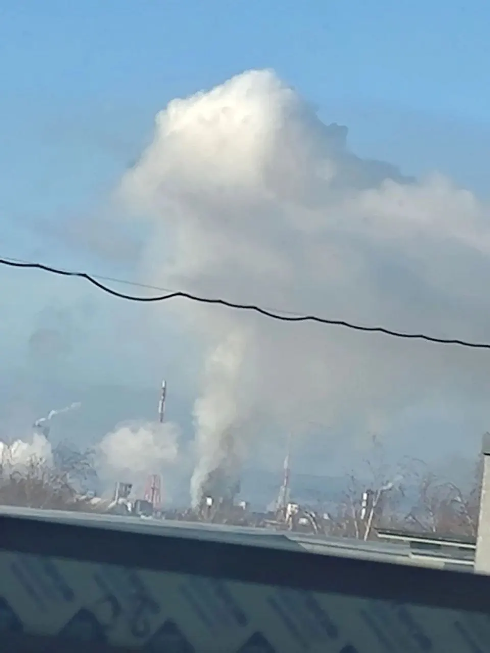 Ночью и утром 23 октября над регионом сбиты 19 беспилотников; три человека получили ранения; повреждены здания и объекты инфраструктуры; школы переведены на дистанционное обучение.
