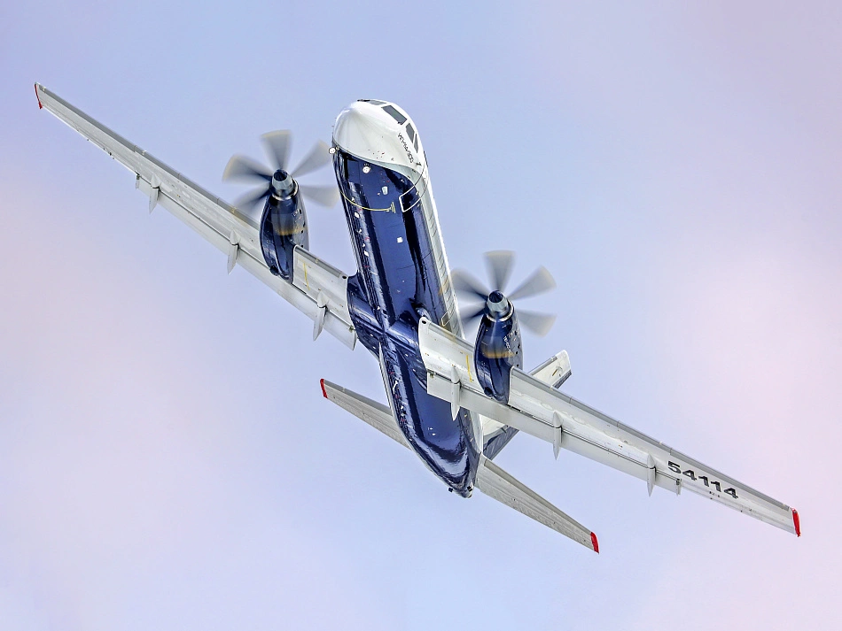 Ил-114-300 завершает сертификационные испытания и должен заменить устаревшие Ан-24 и Як-40 на региональных линиях, однако программа испытывает задержки из‑за проблем с двигателями и сроками ввода в эксплуатацию.