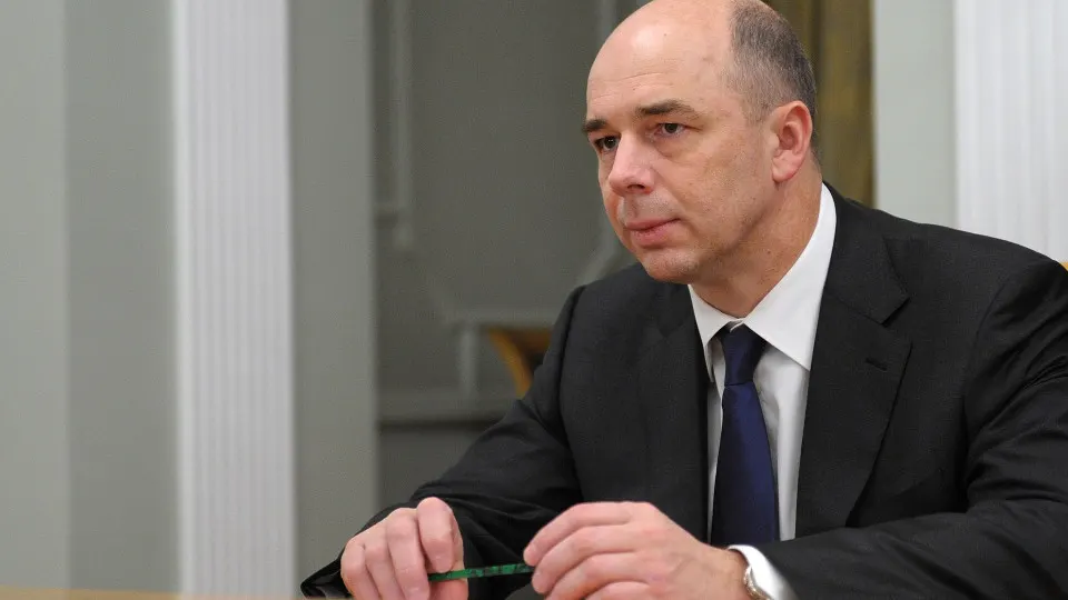 Глава министерства заявил, что нейросети уже помогают оптимизировать распределение средств и выявлять неплательщиков, но решения принимает человек. В 2025 году совокупный дефицит бюджетов России достиг рекордных значений.