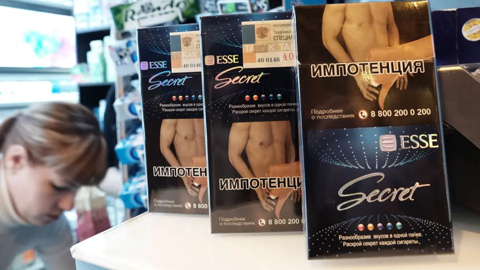 Зампред комитета Госдумы по охране здоровья Леонид Огуль заявил, что в России могут ввести пожизненный запрет на курение для людей, родившихся после 2008 года, по примеру британской реформы «поколения без курения». В парламенте также прорабатывают инициативы по ограничению ввоза и оборота электронных сигарет и вейпов.