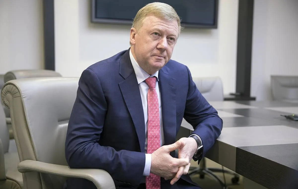 Судебные приставы возбудили производство по аресту активов бывшего главы «Роснано» Анатолия Чубайса на сумму 5,5 млрд рублей на основании решения Арбитражного суда Москвы по иску госкорпорации. Общий объём взысканий по трём делам превышает 22,5 млрд рублей.