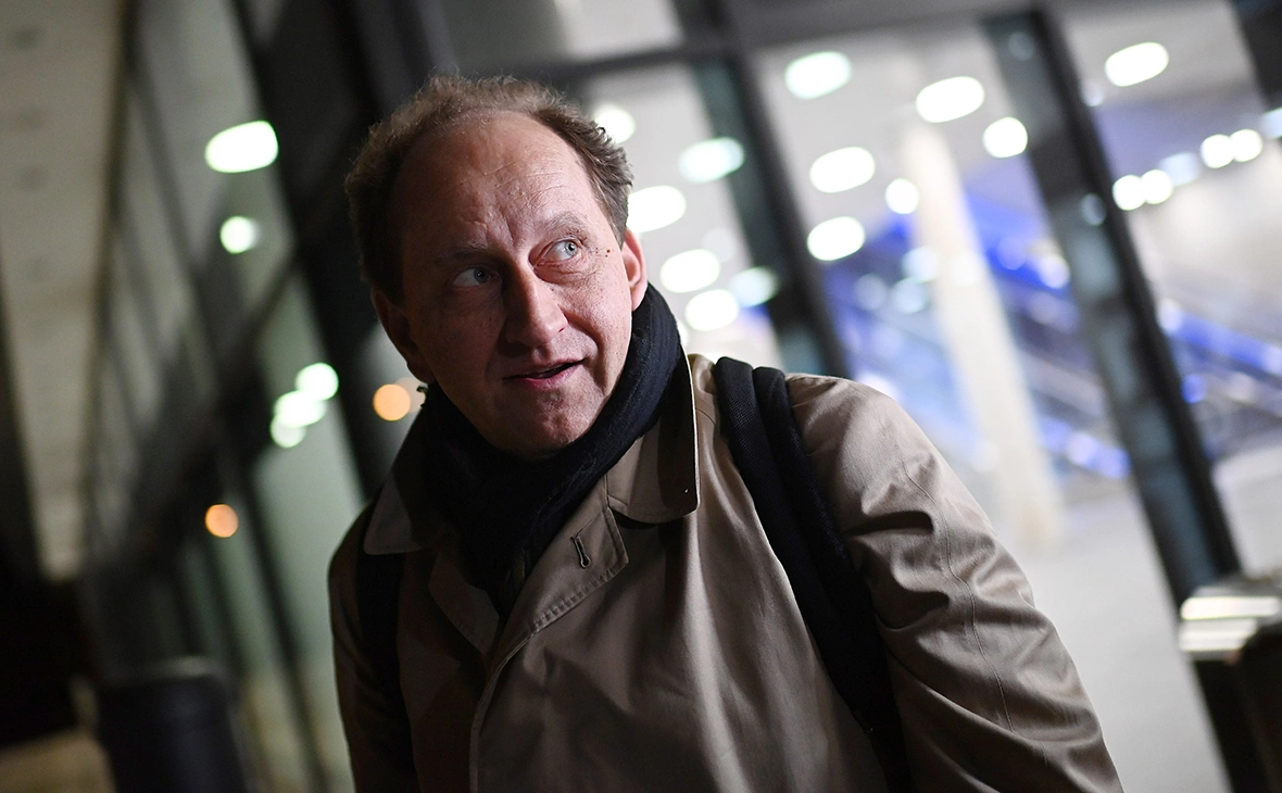 Москва направила протест послу Германии после встречи Родериха Кизеветтера в Киеве с лидером самопровозглашённой Чеченской Республики Ичкерия Ахмедом Закаевым.