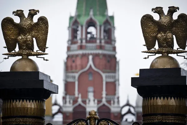 В ряде фильмов, доступных на российских стриминговых платформах, начали показывать уведомления о том, что из картины удалены или скрыты фрагменты в соответствии с действующим законодательством.