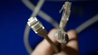 Крупные разработчики программного обеспечения призвали создать согласительный орган по выработке более взвешенной политики интернет-блокировок, предупредив о рисках для Рунета, бизнеса и разработки ПО из-за массового ограничения VPN и ошибок систем глубокого анализа трафика.