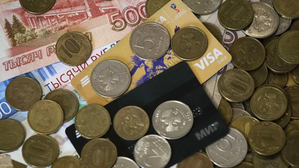 Федеральные власти прорабатывают «красные флаги» для автоматического обнаружения переводов, которые могут расцениваться как предпринимательская деятельность, а также механизм обмена данными между налоговой службой и Центробанком.