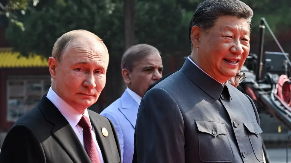 Правительственный макропрогноз показывает, что резкого роста поставок российского газа в Китай в ближайшие годы не будет: запуск газопровода «Сила Сибири‑2» откладывается, а расширение экспорта обеспечат лишь уже действующие и согласованные проекты.