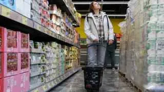 Глава военной разведки Швеции Томас Нильссон утверждает, что фактический рост цен в России близок к 15%, тогда как официальные данные показывают менее 6%, и предупреждает о движении российской экономики к финансовой катастрофе на фоне рекордных военных расходов.