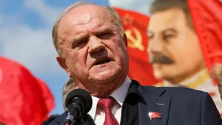 Лидер КПРФ Геннадий Зюганов в Госдуме заявил, что при сохранении экономического кризиса Россию может ожидать ситуация, сопоставимая с 1917 годом, и отметил, что блогер Виктория Боня в своем обращении к президенту озвучила те же претензии, которые коммунисты давно поднимают в парламенте.