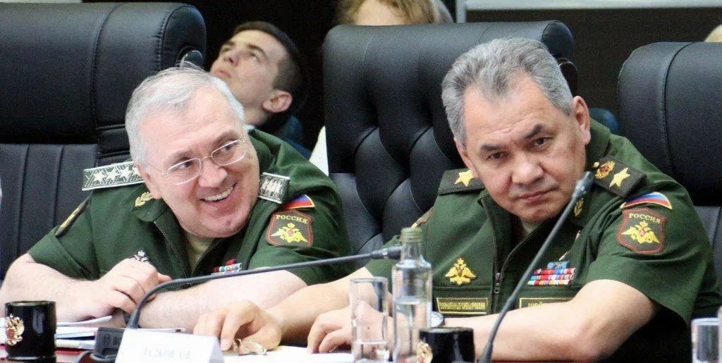 Московский суд по иску Генпрокуратуры обратил в доход государства деньги, недвижимость и иные активы бывшего первого заместителя министра обороны и членов его семьи на общую сумму 5,5 млрд рублей.