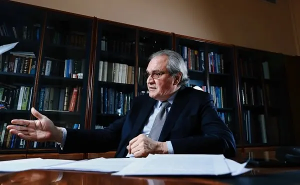 Валерий Фадеев заявил, что после признания зарубежных вузов нежелательными с ними не следует вести дела и лучше не учиться в них, однако изучение их научных исследований допускается; при сомнениях он посоветовал ученым обращаться в ФСБ.