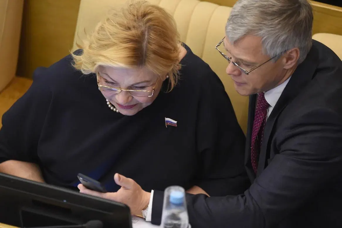 Валерий Гартунг и Елена Драпеко оказались двумя голосами против обращения Госдумы по удару в Старобельске. Спикер Володин назвал это «техническим сбоем» и призвал выяснить обстоятельства, в Думе обсуждение переросло в угрозы в адрес Украины.