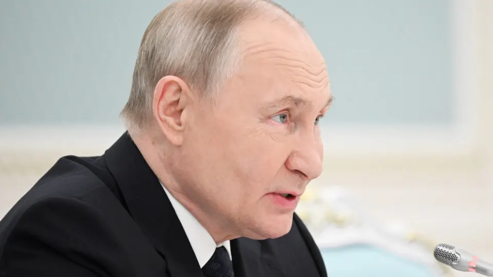 Власти ставят задачу увеличить число иностранных студентов до 500 тыс. к 2030 году. Одновременно фиксируют рост вербовки иностранцев для военных нужд и давление на студентов в вузах с целью набора в войска беспилотных систем.