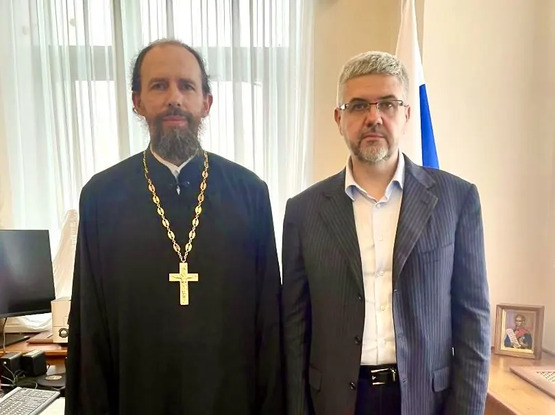 Заместитель министра юстиции заявил на юридическом форуме, что незарегистрированные гражданские браки представляют угрозу для страны; ведомство более двух лет мониторит ситуацию и готовит возможные поправки в Семейный кодекс РФ.