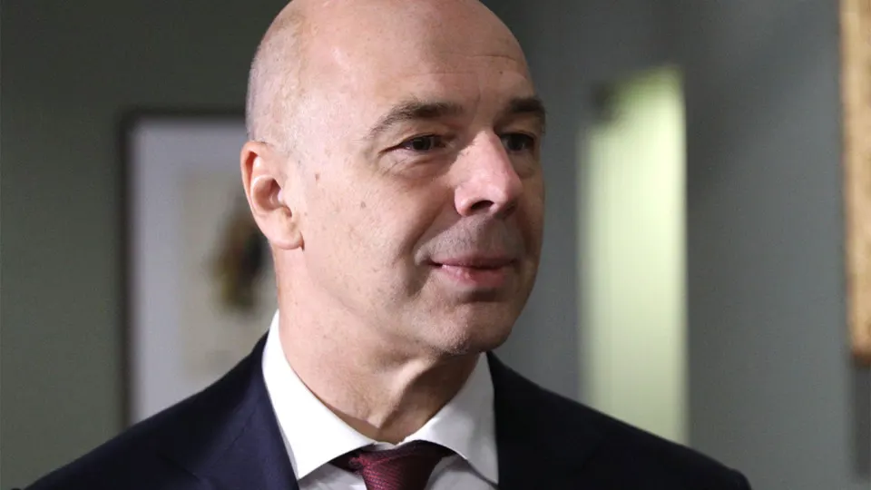Минфин заявил, что компании топливно-энергетического комплекса должны самостоятельно закупать средства защиты; расходы можно включать в себестоимость, а перечень необходимого оборудования формируется совместно с ведомствами.