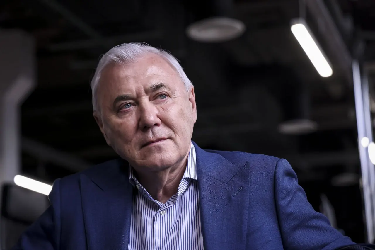 Глава комитета Госдумы по финансовому рынку сообщил, что законопроект должен вступить в силу с 1 сентября 2026 года; в новой редакции учтут пожелания рынка, смягчат отчетность для участников внешнеэкономической деятельности и введут некастодиальные кошельки с лимитом операций.