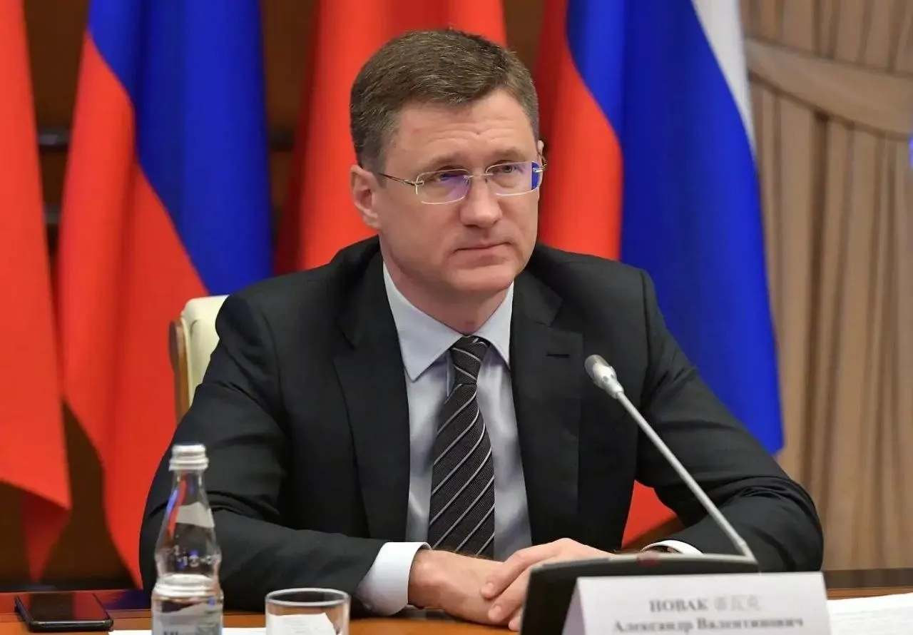 Вице‑премьер сообщил, что объёмы топлива в стране достаточны; ажиотаж поднял спрос на 20–30%, власти перенастраивают логистику с учётом потребностей регионов.