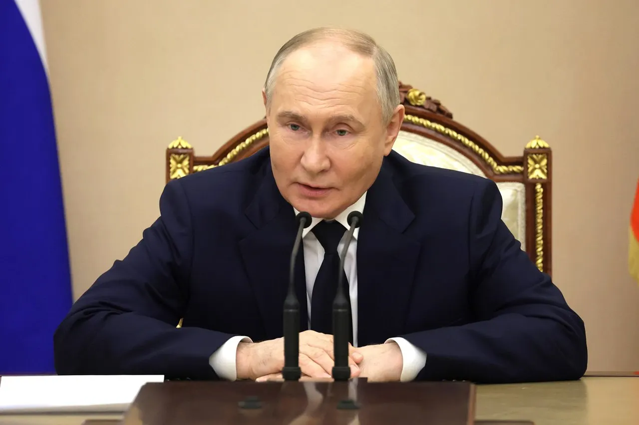 Президент распорядился не допускать остановки работ на Балтийском заводе и продолжать реализацию проекта атомных ледоколов «Лидер».