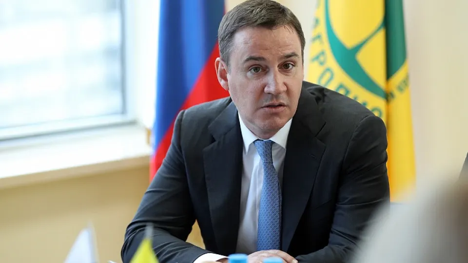 Заместитель председателя правительства Дмитрий Патрушев усилил влияние на «Российский экологический оператор»: в наблюдательный совет входят его приближённые, решение по новому гендиректору ожидается после обновления совета на фоне уголовных дел против прежнего менеджмента.