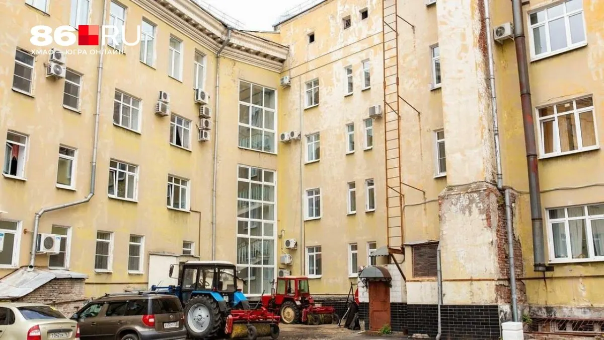 Решения о переустройстве дворовых территорий и организации парковок принимают собственники на общедомовом собрании.
