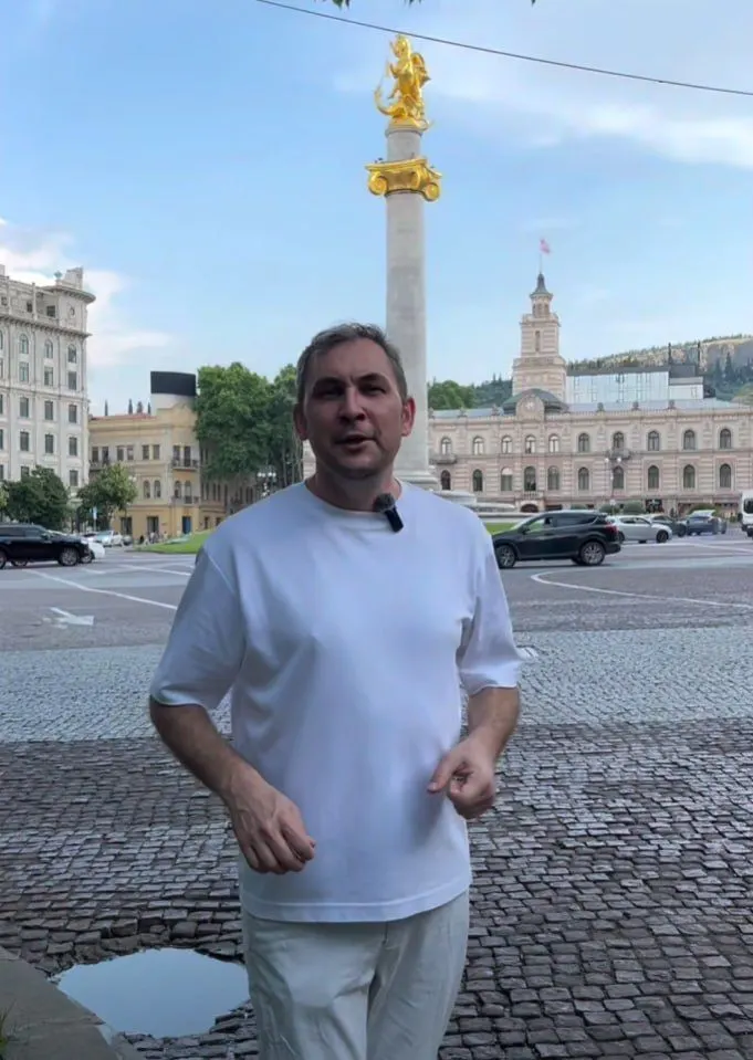 Автора популярного русскоязычного блога о Грузии включили в список экстремистов. Ранее он сотрудничал с оппозиционными организациями; в Telegram у него более 115 тысяч подписчиков.