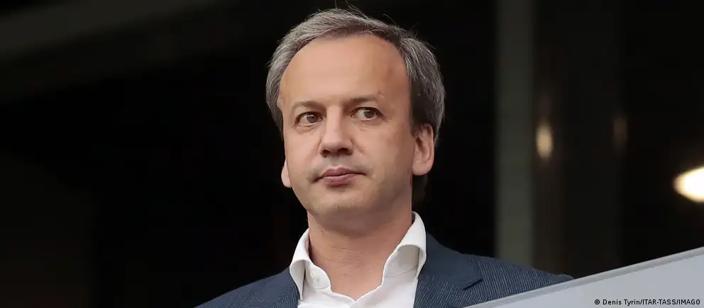 Аркадий Дворкович объявил о добровольной отставке с поста президента Международной шахматной федерации до тех пор, пока не докажет в суде незаконность включения его в 21-й пакет санкций ЕС.