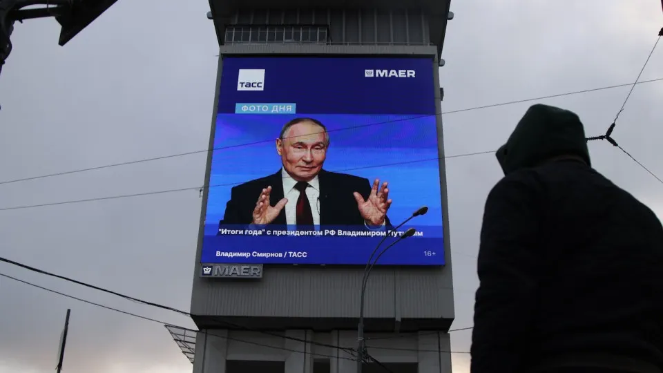 Минэкономразвития фиксирует рост ВВП на 0,3% за первое полугодие 2026 года, но ускорение в июне не компенсировало спада в начале года. Снижаются показатели гражданских отраслей, военные заказы тоже уже не подхватывают экономику в прежнем объёме.
