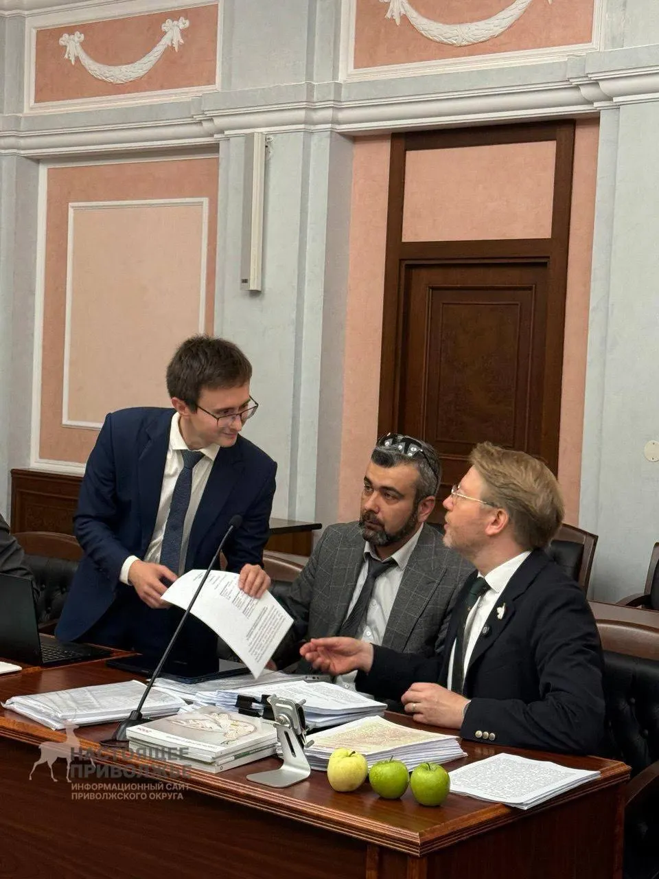 Суд подтвердил нарушение авторских прав и финансирования кампании как основания для снятия партии; обвинения в экстремизме суд не рассматривал.