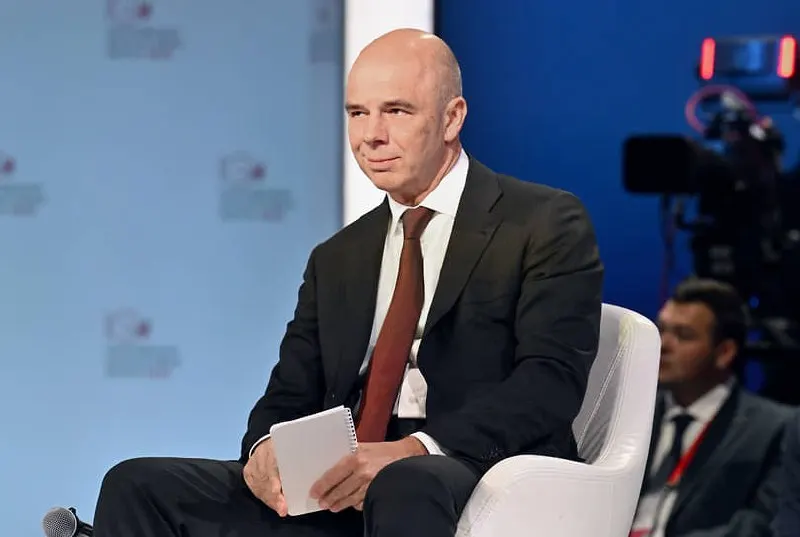 Министр финансов сообщил, что бюджет полностью обеспечен ресурсами и обязательства будут выполнены; на начало 2026 года дефицит составил примерно 6,46 трлн рублей (около 2,8% ВВП).