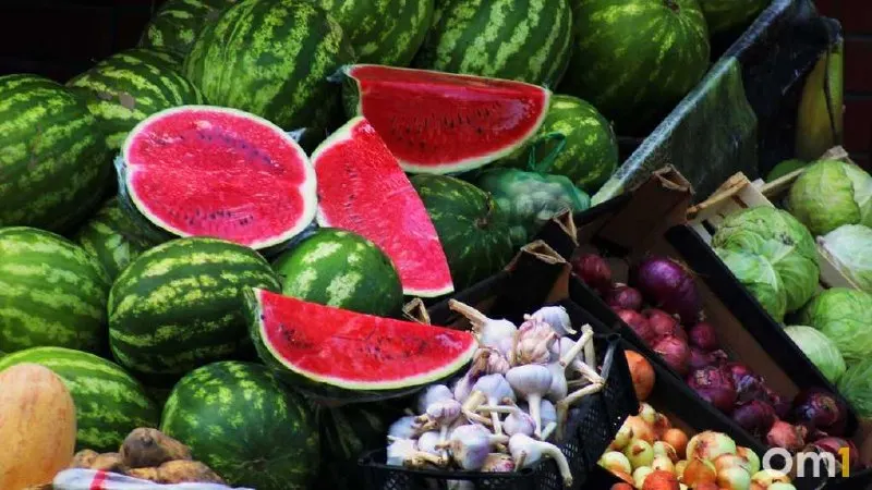 Разрезанные бахчевые могут представлять риск для здоровья; покупайте плоды только в проверенных местах.