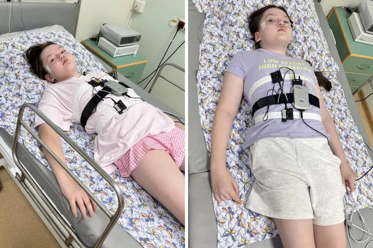 В Челябинской области обсуждают замену зарубежного лекарства на отечественный аналог для детей с редким генетическим заболеванием; ведомство подчеркивает важность непрерывности лечения.