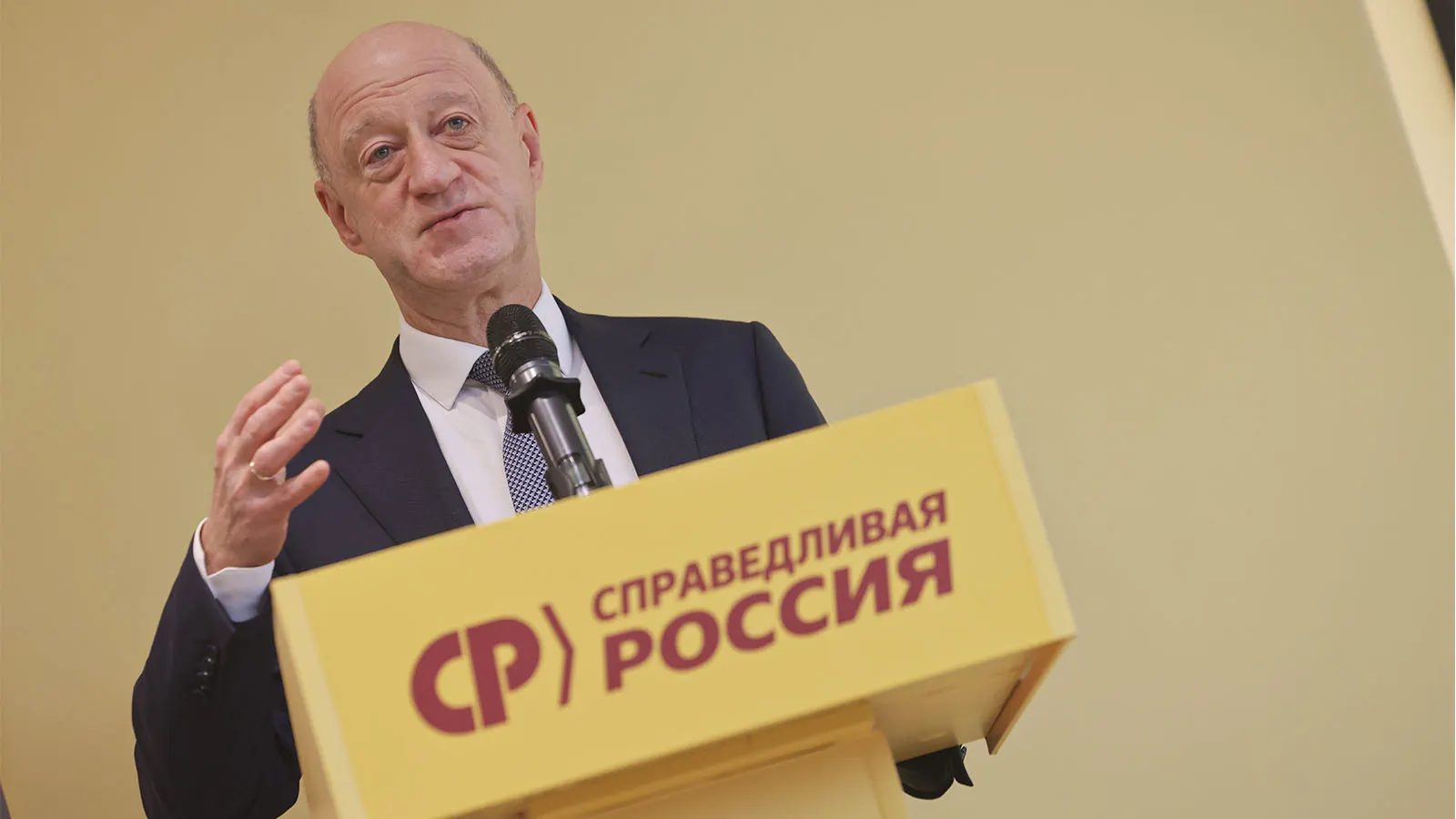 Из-за травмы лидера эсеров обсуждают возможность смены руководства: Бабаков рассматривается как потенциальный кандидат на пост, Миронов может не восстановиться и роль лидера может перейти к другим фигурам.