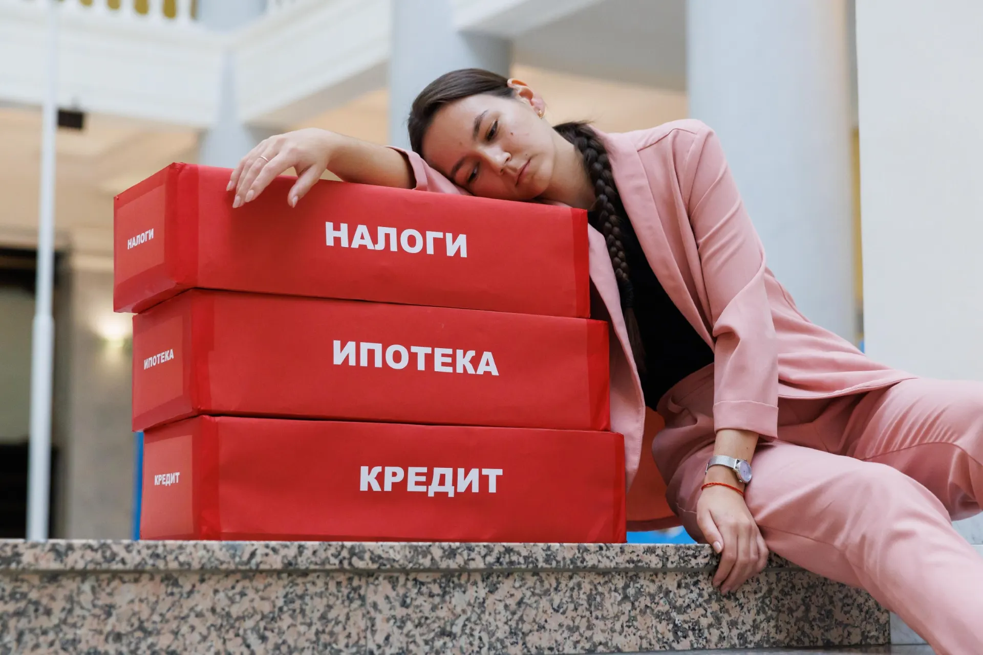 Минфин представил предложения к бюджету на три года, затрагивающие налоговую политику и ожидаемое влияние на граждан и бизнес.