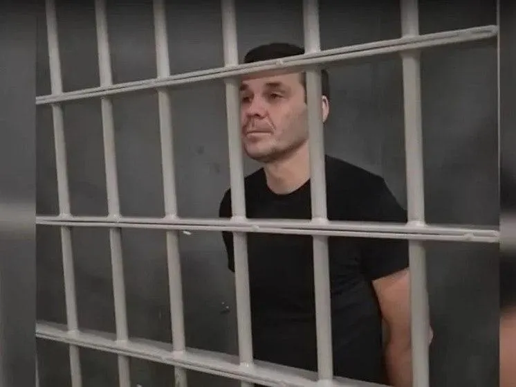 48-летний мужчина получил 14 лет колонии строгого режима, два года ограничения свободы и штраф 200 тысяч рублей по делу о госизмене. Решение вынес Краснодарский краевой суд.