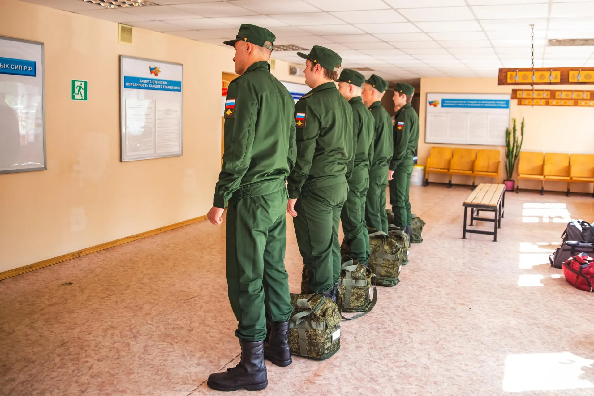 Разбираемся, кого могут освободить от призыва и какие условия дают отсрочки по новой системе.