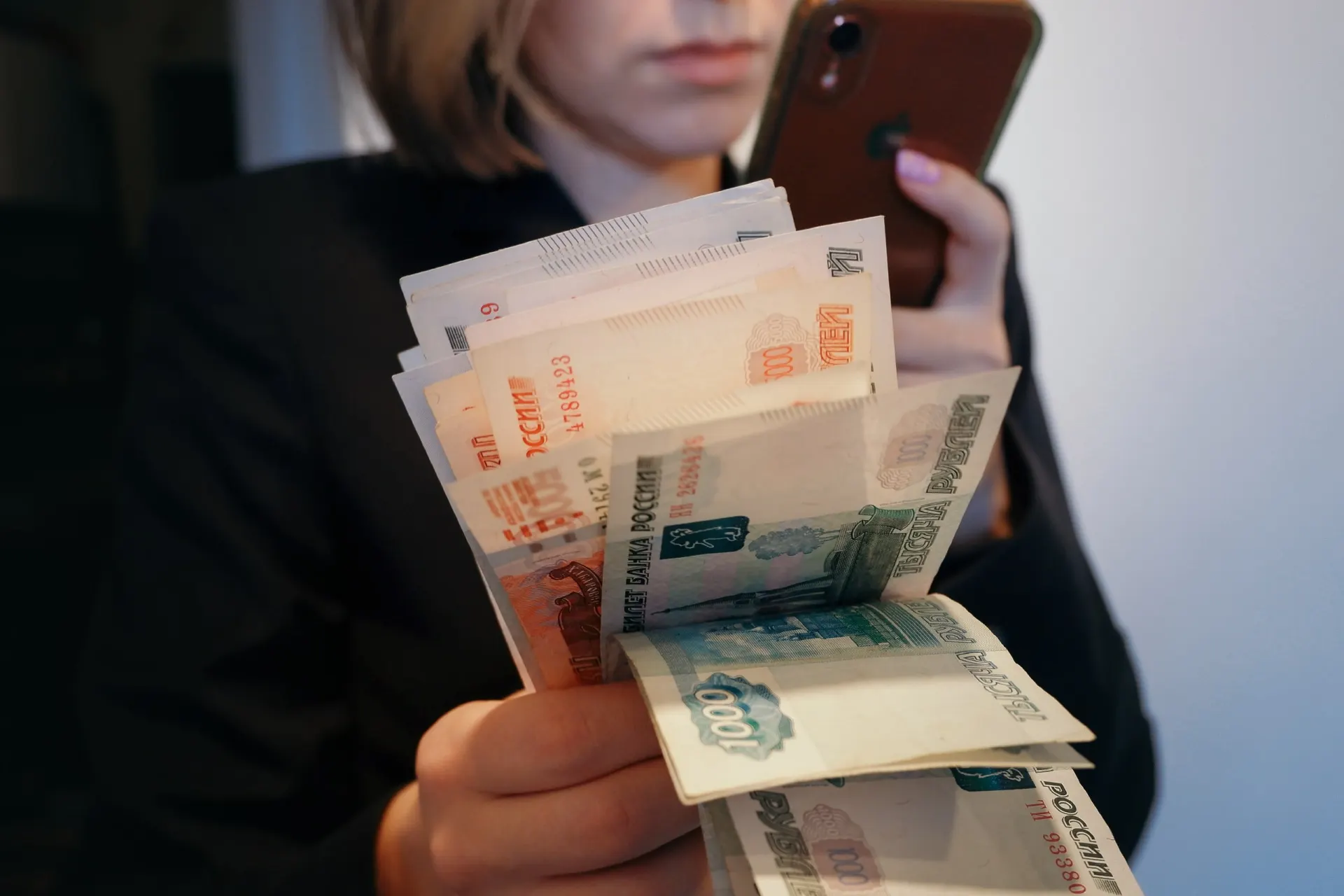 Экономисты утверждают, что тормоз инвестиций в России объясняется не только кредитной ставкой, а совокупностью структурных проблем и неопределенности условий.