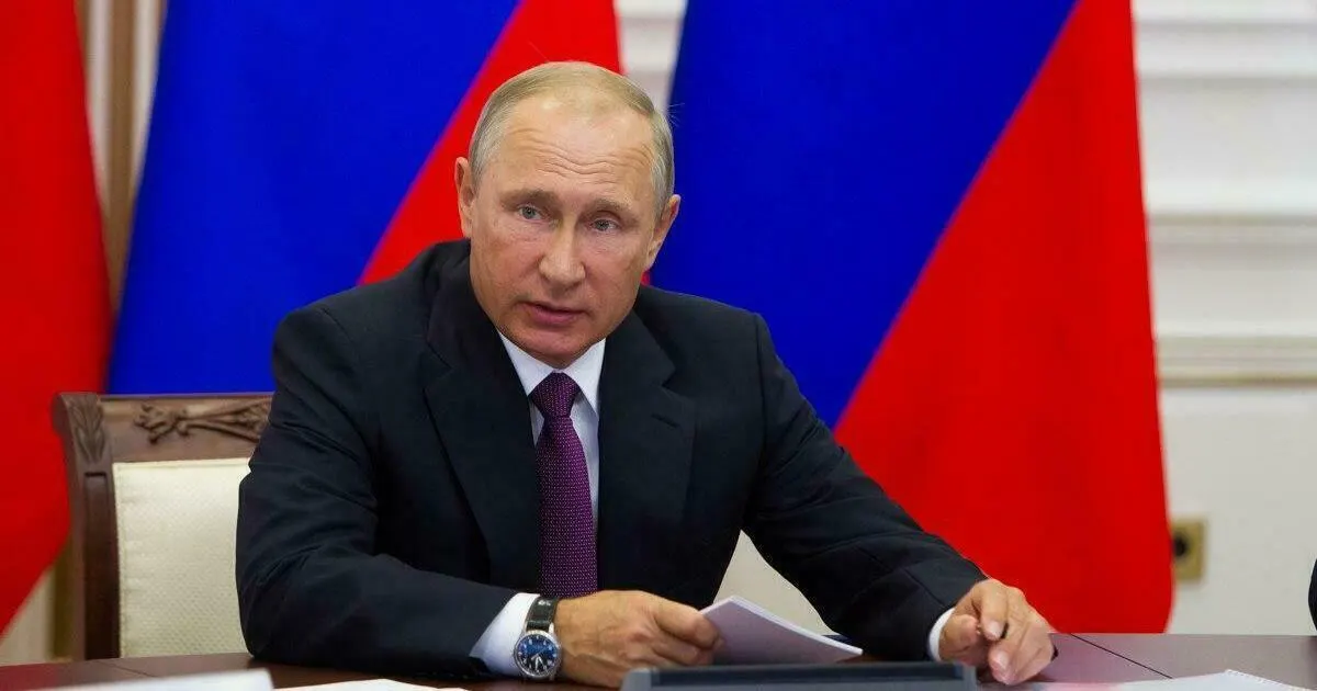 Путин распорядился подготовить и реализовать программу восстановления торговой и логистической инфраструктуры после террористических актов с использованием современных технологий; первый доклад — до 1 ноября, затем ежеквартально.